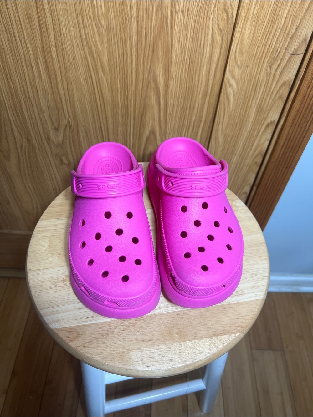CROCS Kids Classic Clog in Vibrant Hot Pink